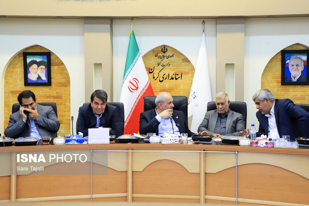 نشست وزیر نیرو با نمایندگان مجلس و مدیران صنعت آب و برق استان کرمان | اخبار کرمان و شهرستان ها