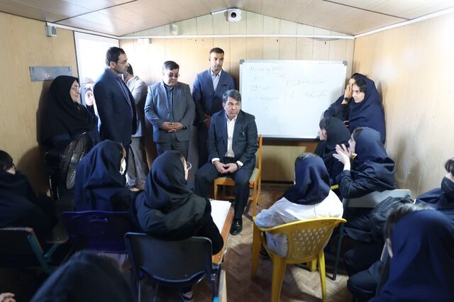 پایان تحصیل دانش آموزان مرکز استان کرمان در کانکس | اخبار کرمان و شهرستان ها