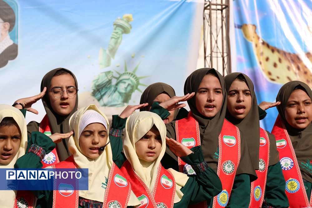 نقش آفرینی جدید نسل Z در مراسم ۱۳ آبان از نگاه تصویر