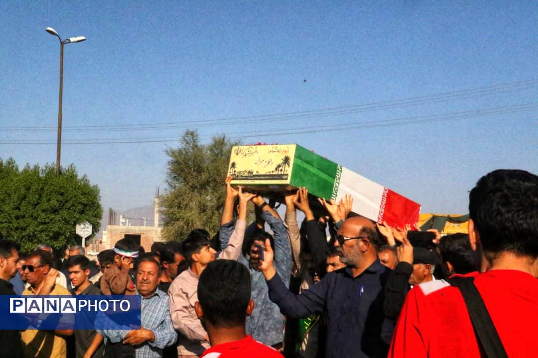 تشییع پیکر شهید گمنام در قلعه‌گنج همراه با حضور گسترده مردم