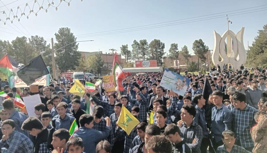 فریاد استکبارستیزی زرندی‌ها در یوم‌الله ۱۳ آبان | اخبار استان کرمان