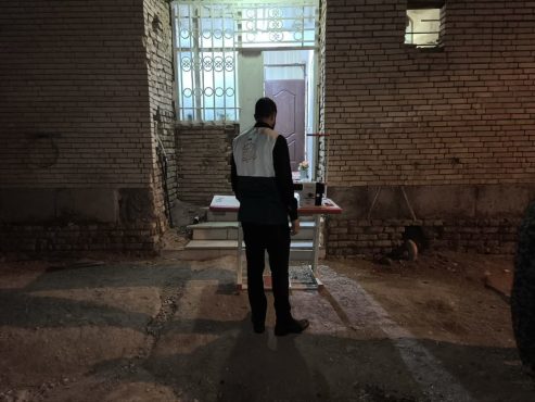 تحویل چرخ خیاطی صنعتی به بانوی مددجو سرپرست خانوار | اخبار رفسنجان