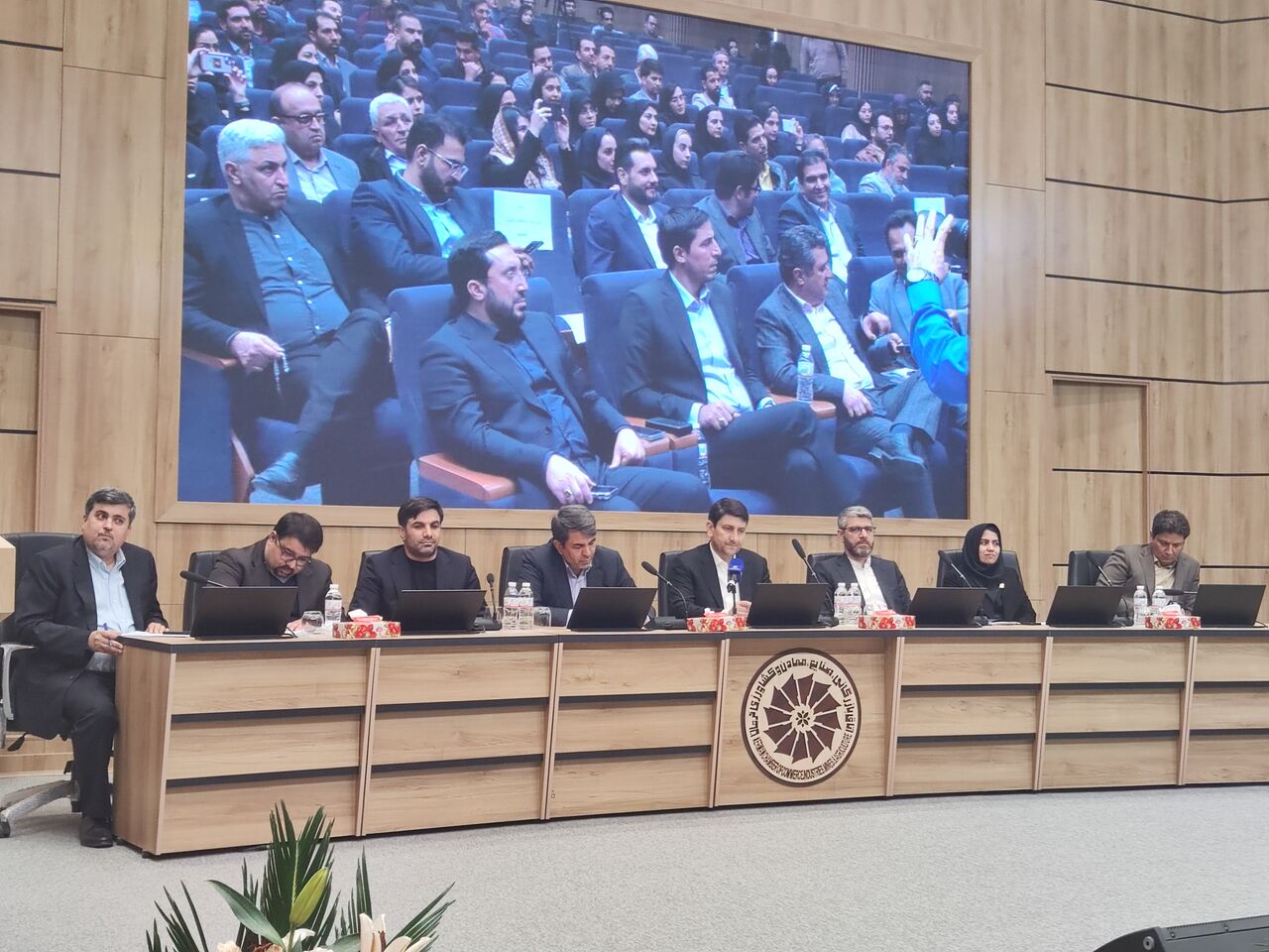 انتقاد صریح پارلمان بخش خصوصی از «نقاط کور» در شاهراه‌های کرمان؛ پیشنهاد راهبردی برای تأسیس «دیتاسنتر ملی» در دیار کریمان