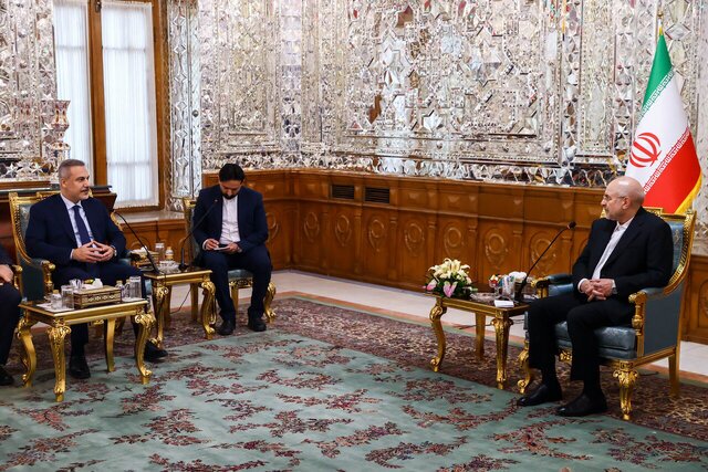 قالیباف در دیدار با وزیر خارجه ترکیه: هدف ایران و ترکیه رساندن حجم مبادلات اقتصادی به ۳۰ میلیارد دلار است