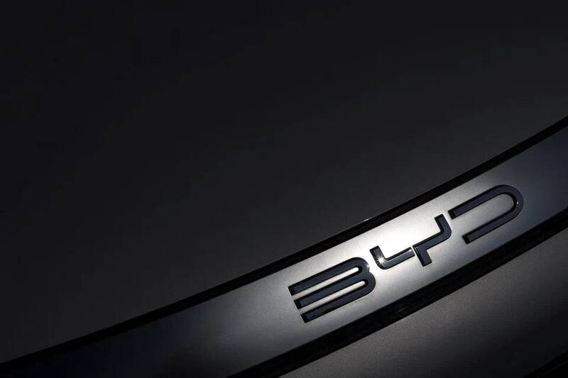 بزرگترین تولیدکننده خودروهای برقی جهان پس رفت