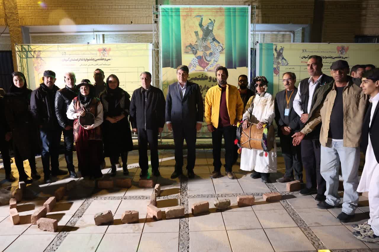 استاندار کرمان: تئاتر، ابزار راهبردی برای «مدیریت اجتماعی» است؛ وعده میزبانی کرمان از بخش‌هایی از جشنواره فجر