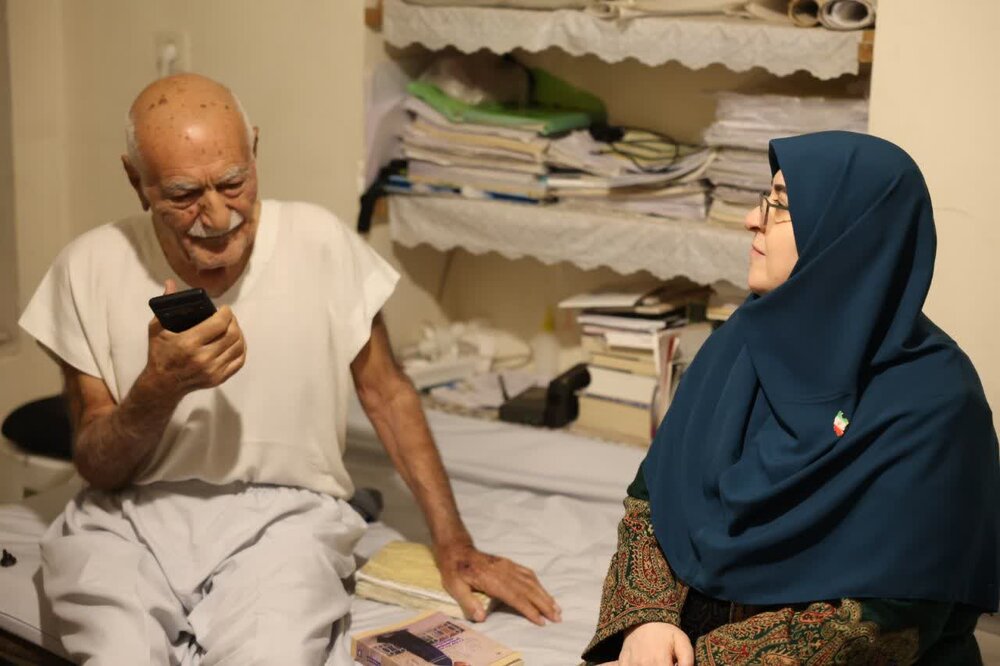 دیدار سخنگوی دولت با خیر مدرسه‌ساز کرمانی/ قدردانی از نیم‌قرن خدمت بی‌ادعای «عطا احمدی» | اخبار کرمان و شهرستان ها