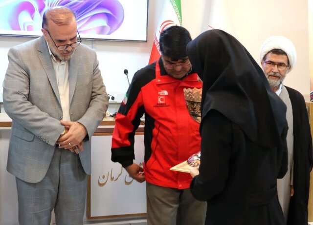  ایثارگری‌های هلال‌احمر و آتش‌نشانی در خدمت به مردم ستودنی است | اخبار کرمان و شهرستان ها