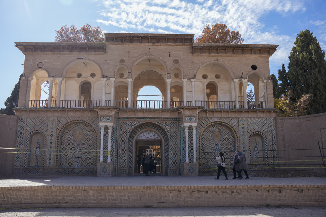 مرمت سردر باغ شاهزاده ماهان آغاز شد | اخبار استان کرمان