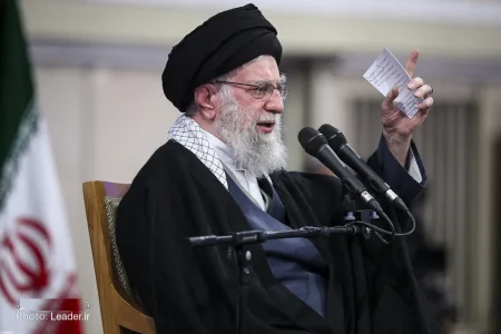 روزنامه همشهری: موضع رهبری نسبت به اعتراضات فرق کرده / این بار یک گام جلوتر رفتند