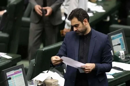 امیرحسین ثابتی: به خاطر شرایط جنگی استیضاح رئیس جمهور در اولویت نیست
