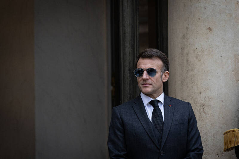 نگرانی ماکرون درباره تاثیر شبکه‌های اجتماعی آمریکایی بر نوجوانان