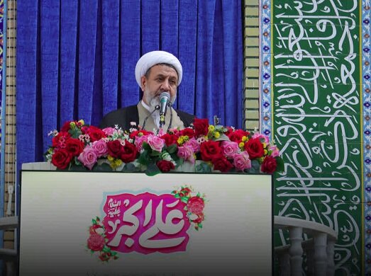 امام جمعه کرمان: سربازان گمنام به تنهایی در مقابل همه ظالمان ایستاده‌اند | اخبار کرمان و شهرستان ها