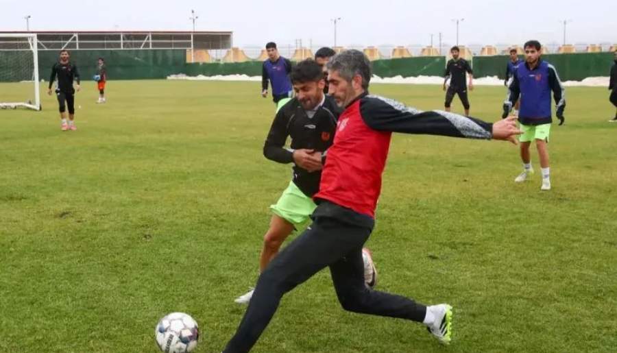 جباری خودش هم پا به توپ می‌شود | اخبار استان کرمان