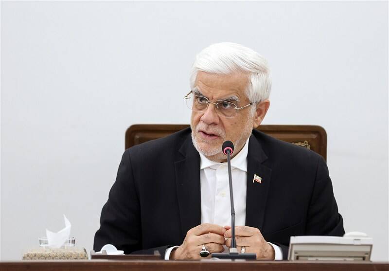 عارف: دولت در برابر مدیری که تولید خودروسازی را متوقف کند از اقتدار خود استفاده خواهد کرد