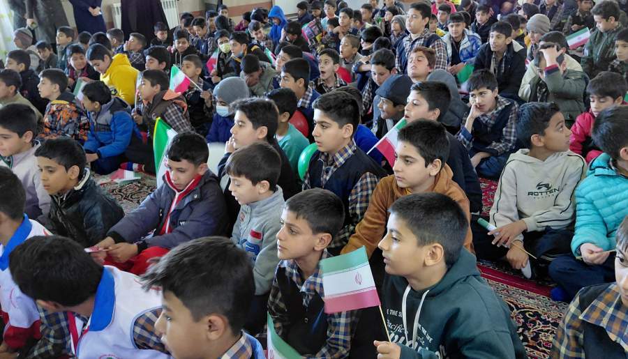 هم‌صدایی دانش‌آموزان شهربابکی با انقلاب | اخبار استان کرمان