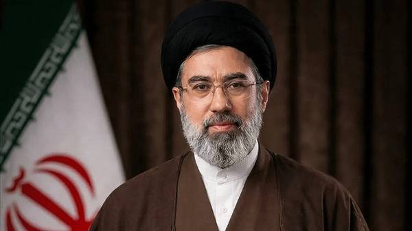 آغاز دوران جدید ولایت؛ هشدار کوبنده رهبر انقلاب به دشمنان: از خون شهدا نخواهیم گذشت / پایگاه‌های آمریکا را در منطقه برمی‌چینیم