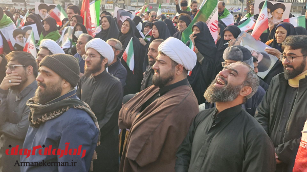 تجمع خودجوش کرمانی‌ها در پی شهادت رهبر انقلاب | اخبار استان کرمان
