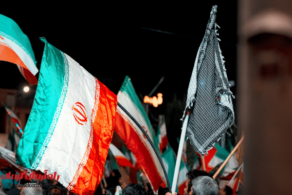 روایتی از وحدت، سلاح کرمانی‌ها در برابر دشمن