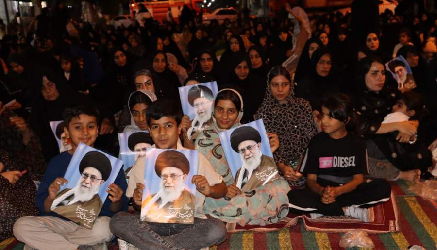 لحظه اعلام خبر سومین رهبر انقلاب اسلامی در قلعه‌گنج | اخبار استان کرمان