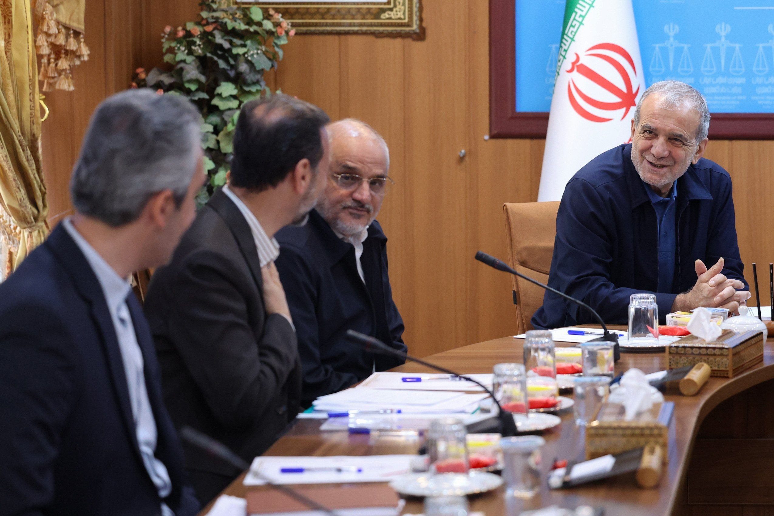 پزشکیان: بی‌اعتمادی نسبت به دشمن و هوشیاری در تعاملات، ضرورتی انکارناپذیر است