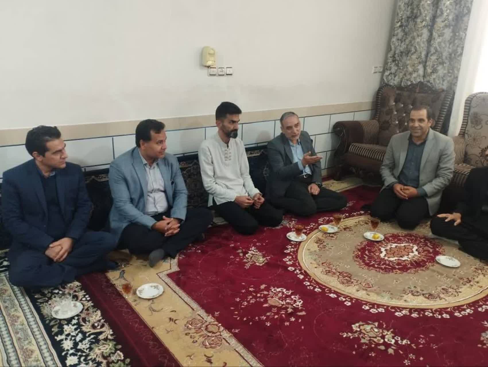 شهادت جرعه‌ای است که نصیب هرکسی نمی‌شود؛ رسالت دانشگاه آزاد صیانت از کرامت خانواده‌های شهداست