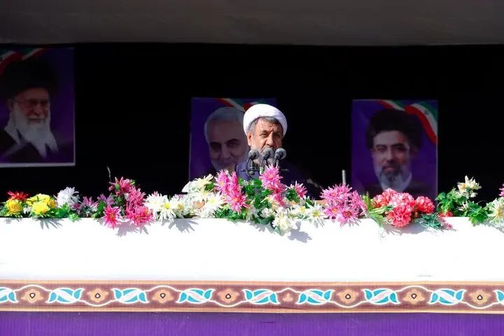 امام جمعه کرمان: در برابر صف‌آرایی دنیا؛ نیاز به وحدت و همبستگی داریم