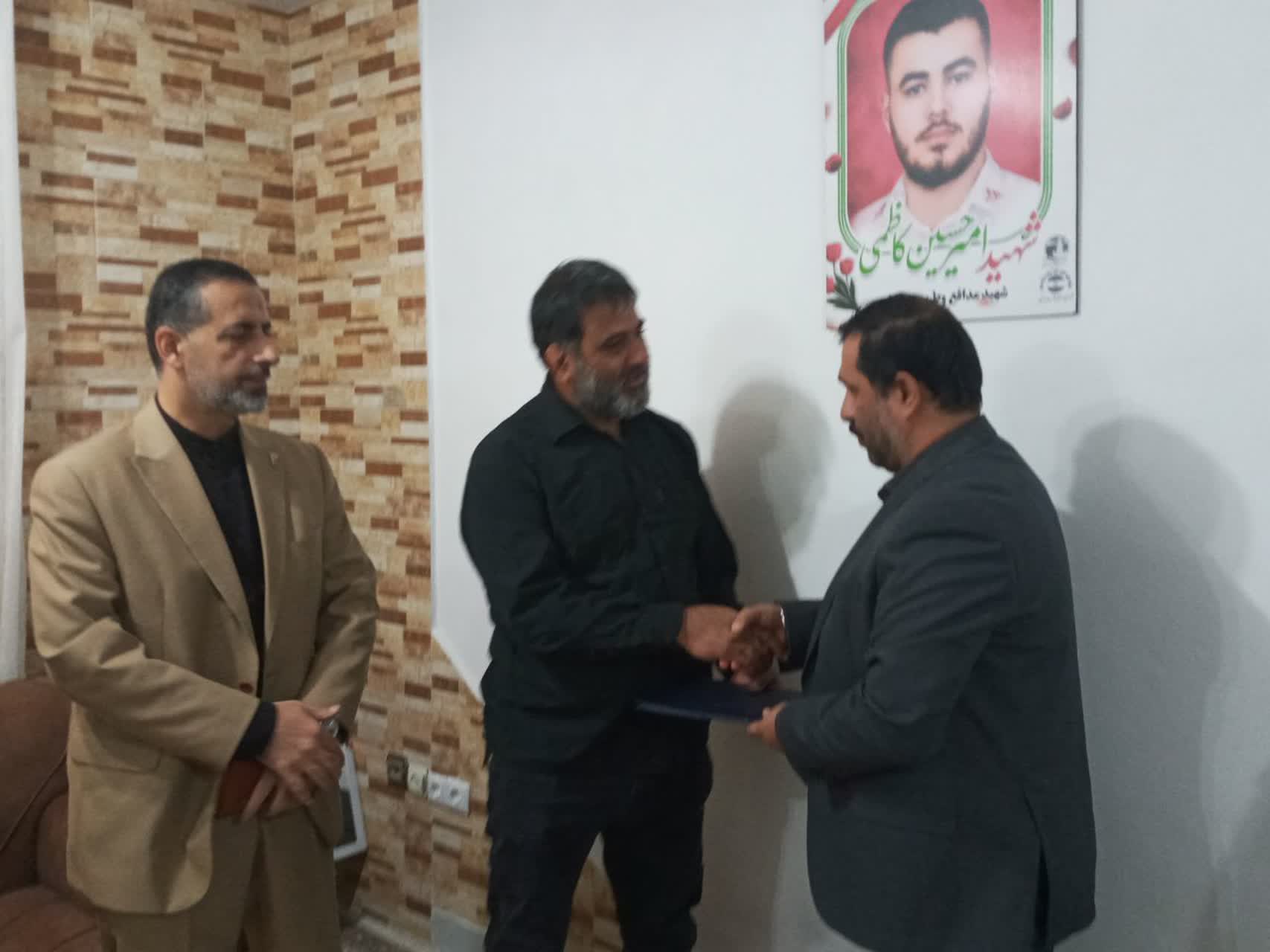 سرپرست دانشگاه آزاد انزلی: در کلاس درس دانشگاه شهدا شاگردی می‌کنیم