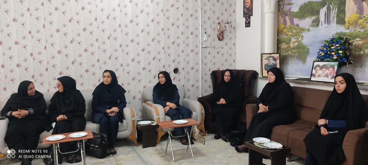 دهه کرامت فرصتی برای الگوگیری از سیره اهل بیت(ع) و خانواده‌های معظم شهداست