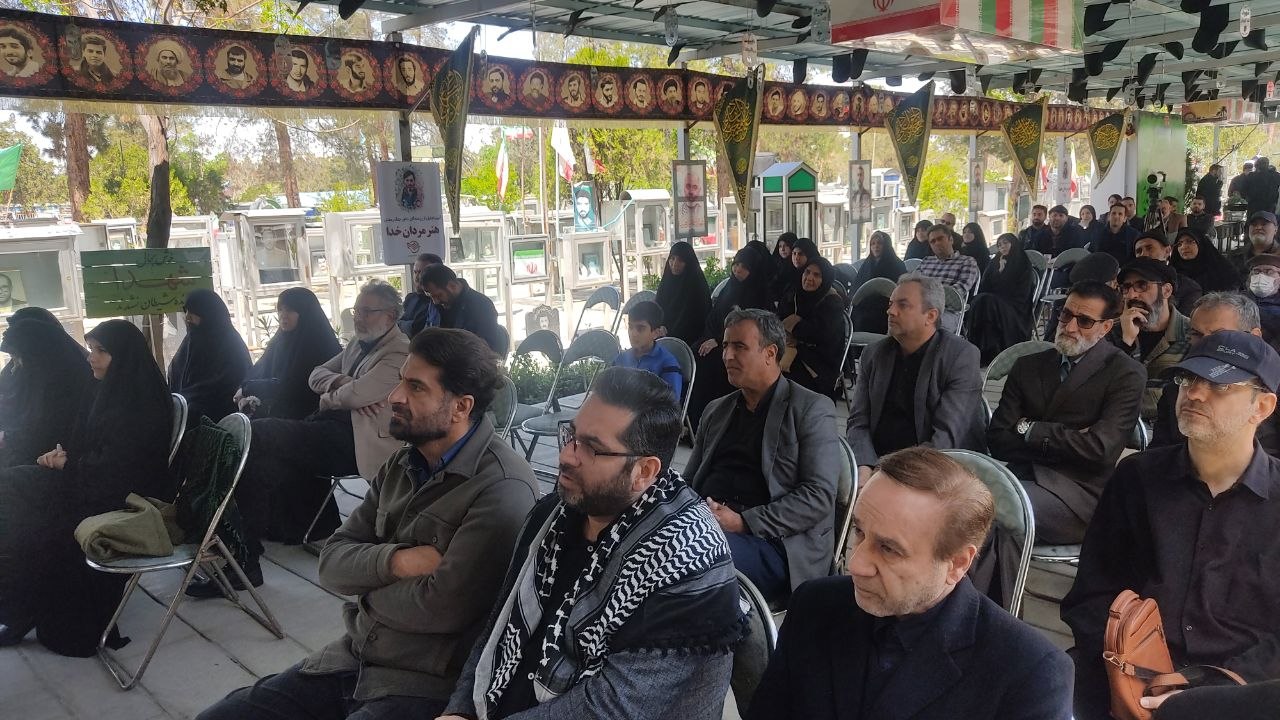 شخصیت و نَسَب رهبر شهید را  درست معرفی نکردیم/ تعظیم جهان به فرهنگ مقاومت ایران