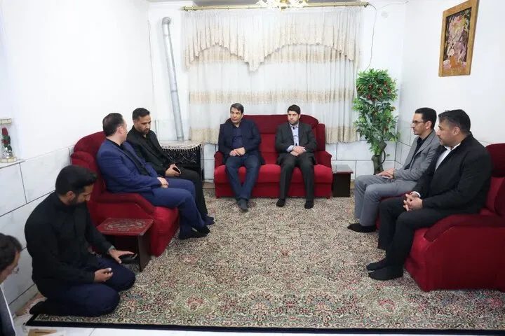 باید در مسیر شهدا حرکت کنیم/ یکی از توفیقات بزرگ کشور تداوم مسیر شهادت است