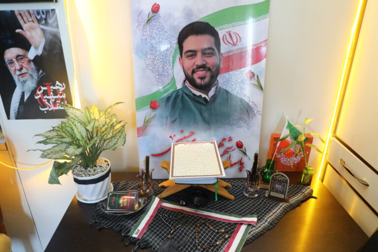 تأکید مسؤولان دانشگاه آزاد اسلامی بر الگوسازی سبک زندگی زینبی و جایگاه رفیع خانواده‌های معزز شهدا