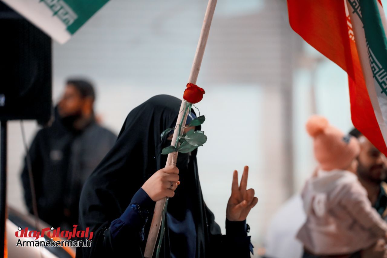 دشمن گیر افتاده، طناب نجات پرت نکنید