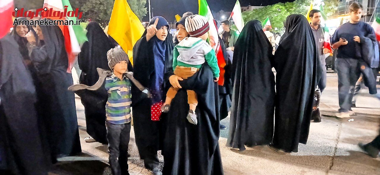 حضور مقتدرانه موشک‌های ایرانی در تجمعات خیابانی کرمان