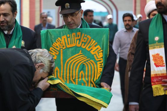 گزارش تصویری؛حضور کاروان «زیر سایه‌ی خورشید» خادمان آستان قدس رضوی در گلزار شهدای عباس‌آباد | اخبار رفسنجان