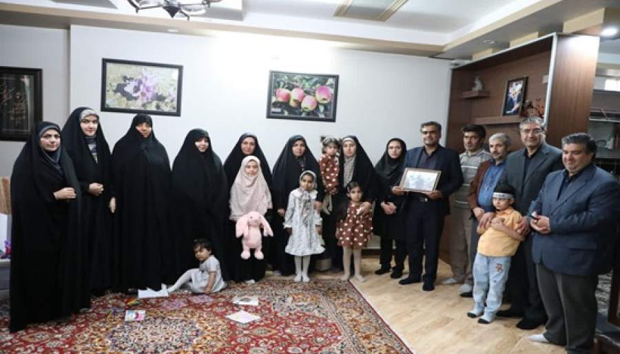 دیدار دانشگاهیان کرمانی با خانواده شهید جنگ ۱۲روزه | اخبار استان کرمان