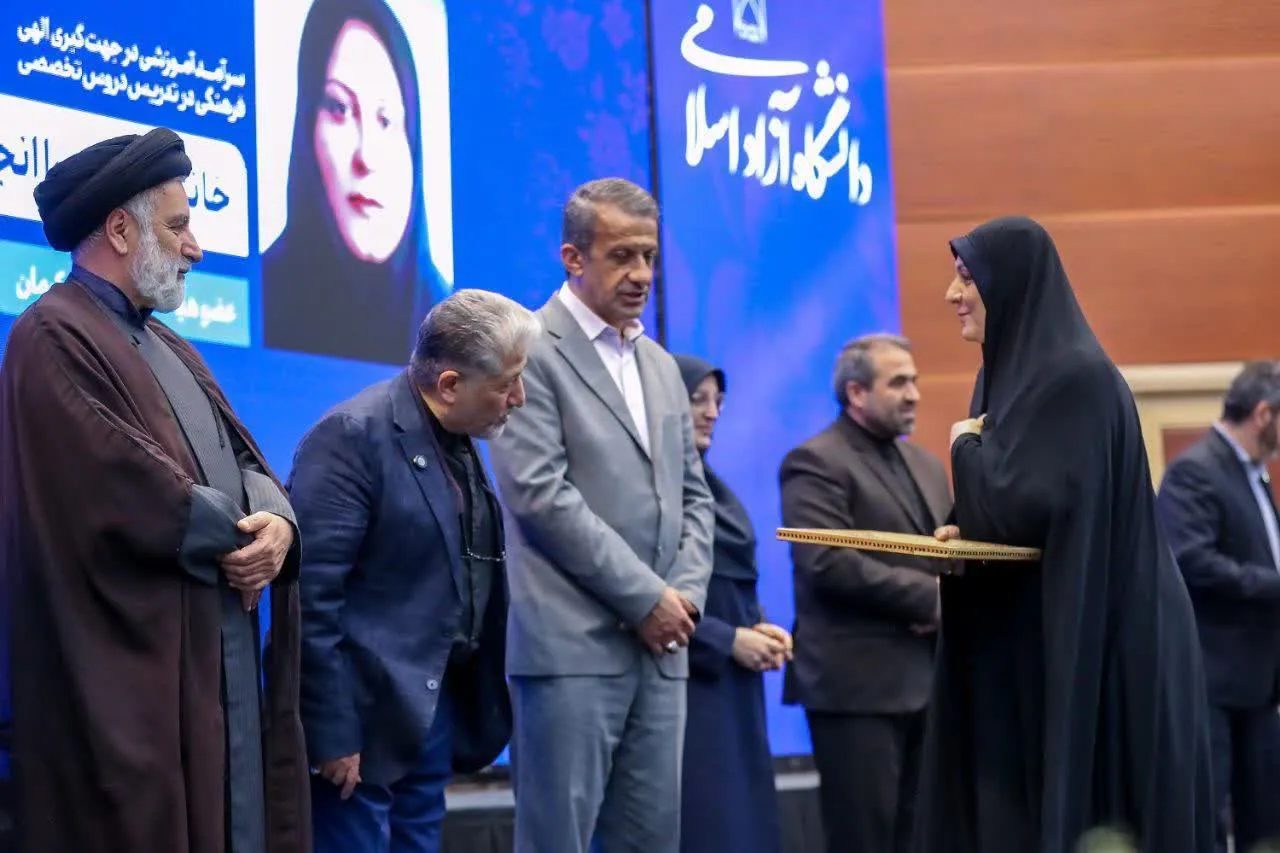 پیوند علم، فرهنگ و خدمت برای پیشرفت ایران/ درس اخلاق یک استاد به دانشجویان در بازاریابی