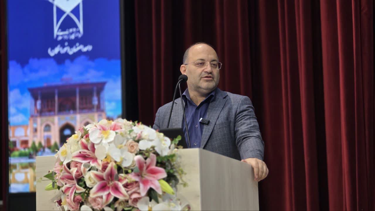 معلمان پرچمداران تقدیس علم و تربیت‌اند/ دانشگاه باید کانون امیدآفرینی و پیشروی جامعه باشد