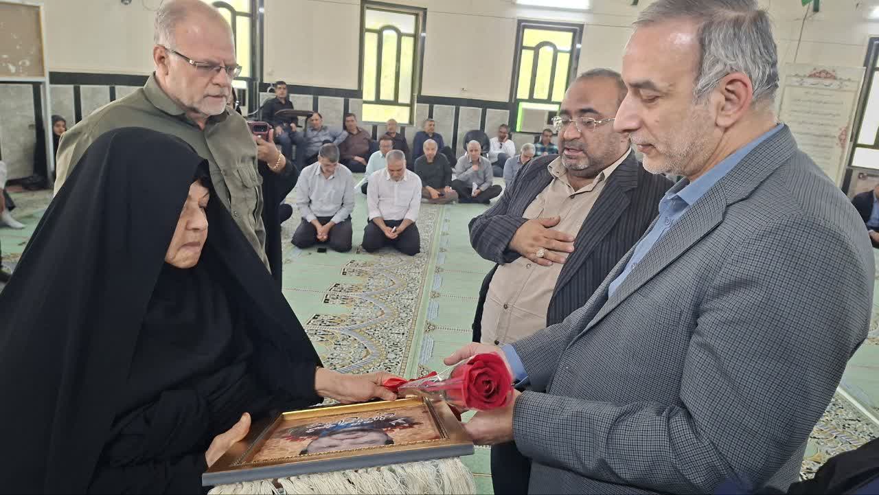 ماجرای علاقه رهبر شهید انقلاب اسلامی به آیت‌الله سید عبدالحسین لاری