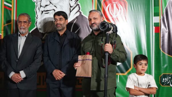 حرکت نمادین مدیر رسانه در رفسنجان: دوربین، سلاح ما در دفاع از وطن | اخبار رفسنجان