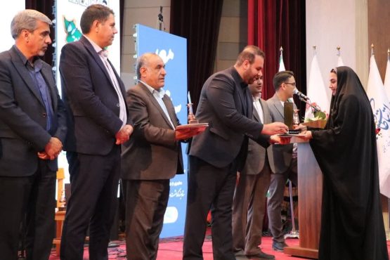 گزارش تصویری؛تجلیل از آموزگاران مقطع ابتدایی رفسنجان در آیین بزرگداشت مقام معلم | اخبار رفسنجان