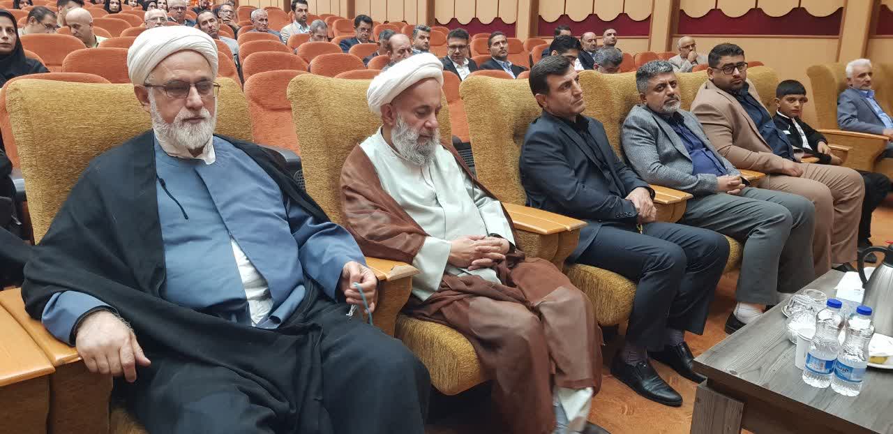 آیین تجلیل از مقام استاد و روز معلم در دانشگاه آزاد اسلامی واحد بابل برگزار شد