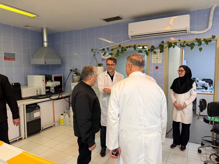 دکتر رنجبر از آزمایشگاه فوق‌تخصصی فرهیختگان بازدید کرد