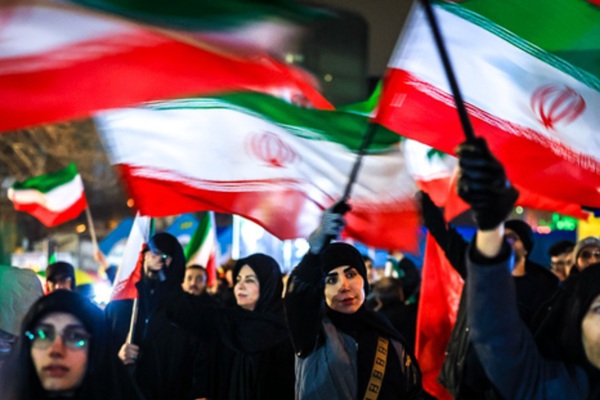 معنابخشی به حماسه‌های ملی با اثرگذاری نقش مادر