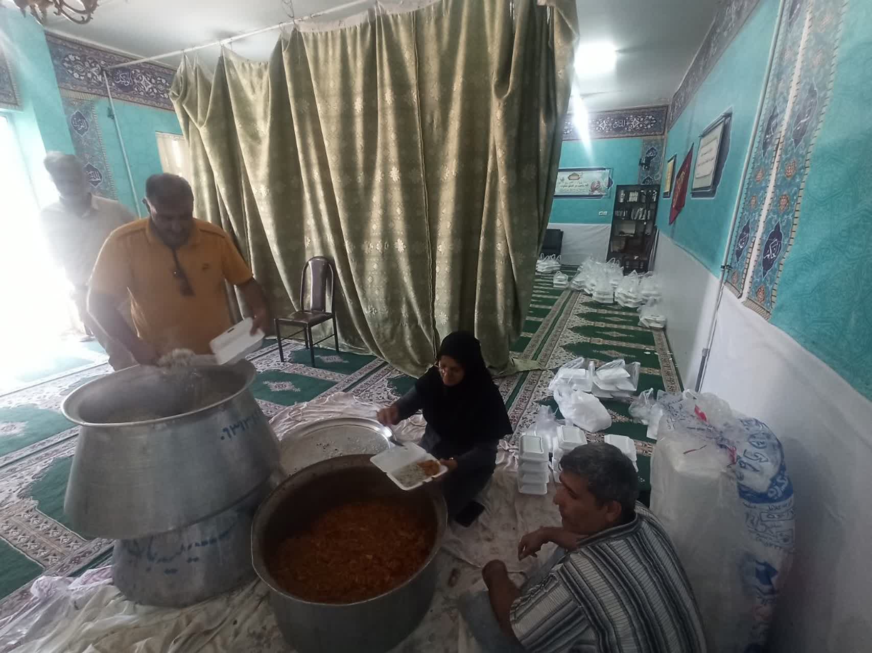 ماهینی: اطعام غدیری جلوه‌ای از مسئولیت اجتماعی دانشگاه آزاد اسلامی بوشهر است