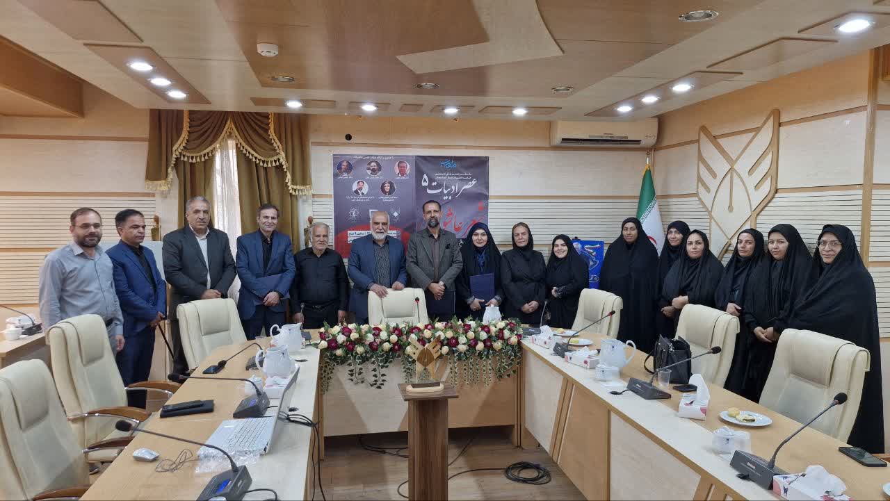 هنرمندان و ادیبان نقش موثری در تبیین موفقیت‌های کشورمان در سطح بین‌المللی دارند