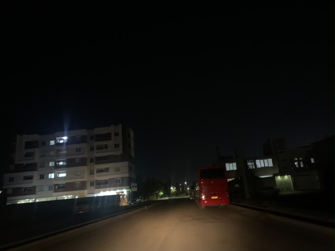 اعتراض ساکنان شهرک نظام مهندسی به تاریکی معابر/ روشنایی خیابان‌ها از خانه‌ها تأمین می‌شود | اخبار سیرجان
